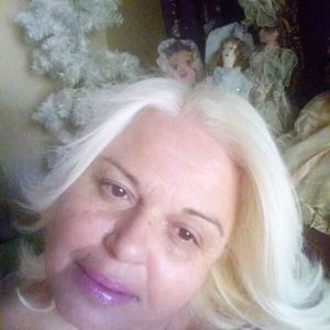 Meet your Posher, Odalis